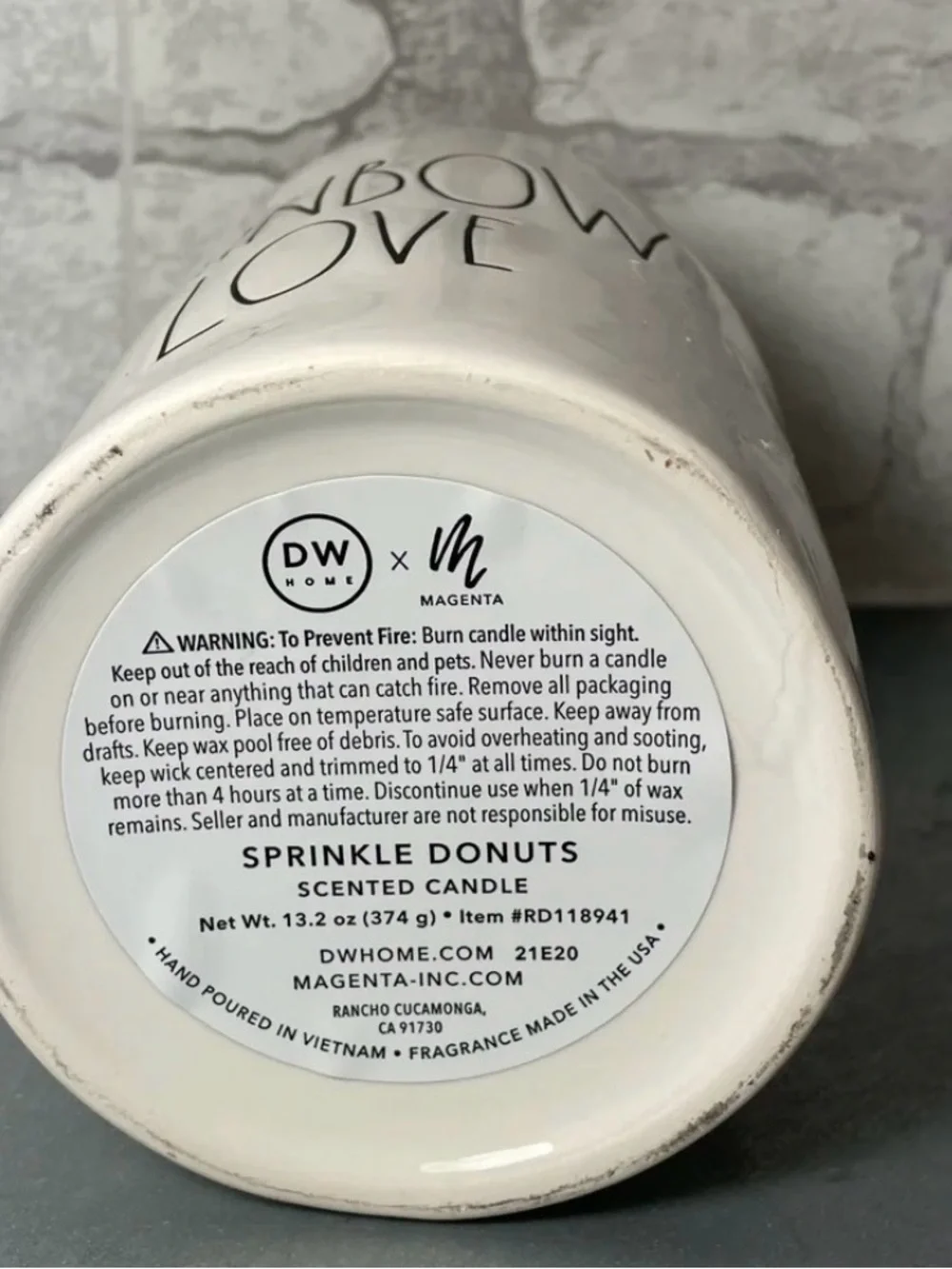 NWT Rae Dunn LG ceramic candle w/topper ‘RAINBOW LOVE’ 13.2oz sprinkle donuts